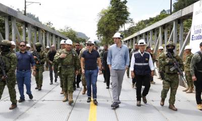 El puente está ubicado en el kilómetro 82 de la vía Alóag-Santo Domingo / Foto: cortesía Presidencia 