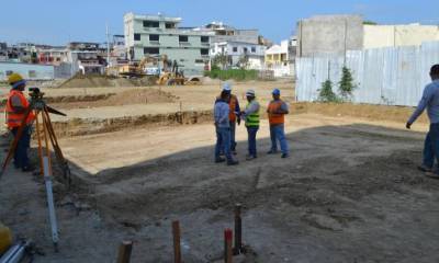 Imagen de archivo. Reconstrucción de calles en Manta. Foto: Expreso