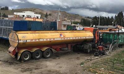 Los detenidos presuntamente perforaban las tuberías petroleras para sustraerse el combustible. En nueve provincias se efectuaron los operativos.  Foto: El Telégrafo