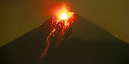 El volcán Sangay genera 22,5 explosiones cada hora