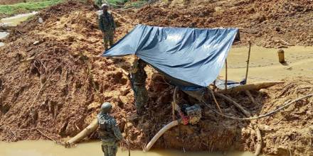 2 campamentos de minería ilegal fueron localizados en Sucumbíos