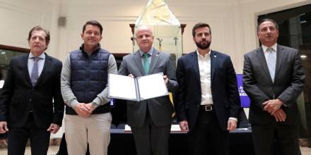 El gobierno asignó $ 300 millones para el pago de la deuda histórica del Estado con el IESS