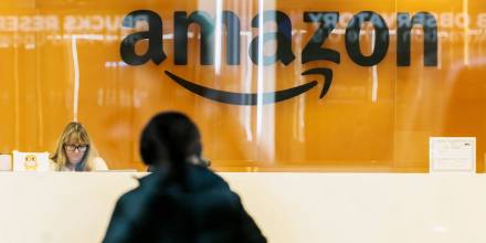 Amazon empieza a comunicar este miércoles los miles de despidos anunciados / Foto: EFE