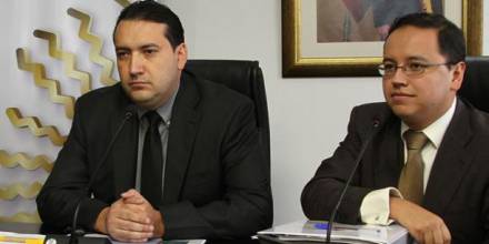 Contraloría confirmó glosa de USD 77,2 millones en contra de los exministros Patricio Rivera y Fausto Herrera