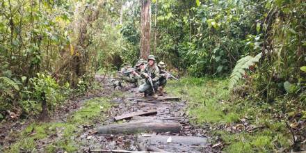 ¿Cómo se preparan los soldados iwias en la selva ecuatoriana?