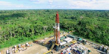 Ecuador firma contratos para campos petroleros de la ronda Oil & Gas 2018