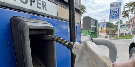 El galón de la gasolina Súper subió a $ 4.37