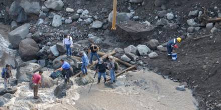 La suspensión de las actividades en esos tres sistemas obedece a la rotura del puente sobre el río Maker, sector del Chaco, en la provincia de Napo / Foto: cortesía Petroecuador