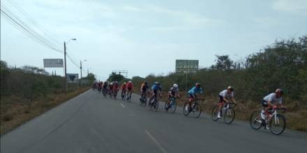 Unos 100 ciclistas de 5 países participarán en la Vuelta a Ecuador