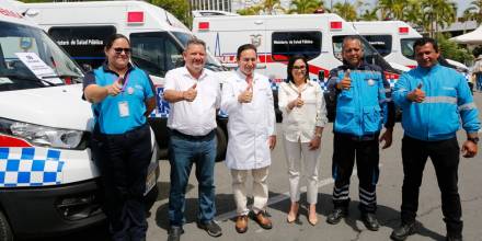 El gobierno entregó 24 ambulancias nuevas