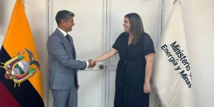 Ecuador firma nuevo acuerdo petrolero con ENAP en la Amazonía  