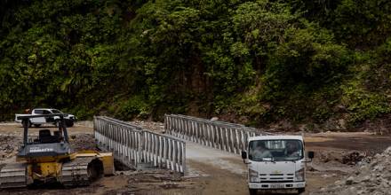 La circulación por el puente provisional en El Reventador está habilitada