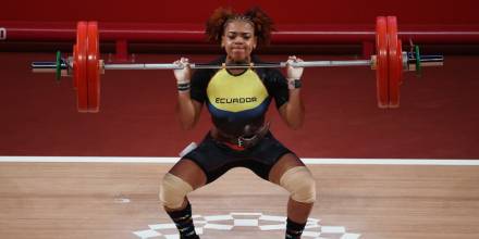 Angie Palacios rompió el récord mundial y ganó triple medalla de oro
