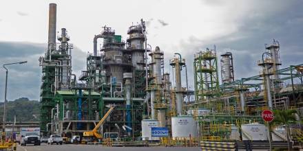 El petróleo WTI, referente de Ecuador, sumó su cuarta semana al alza