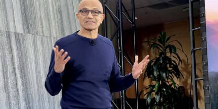 Nadella destacó que esta herramienta podrá aumentar la productividad de los usuarios y que se podrá acceder a Windows Copilot desde una barra lateral/ Foto: cortesía EFE