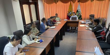 Autoridades coordinan acciones para combatir la minería ilegal en Zamora