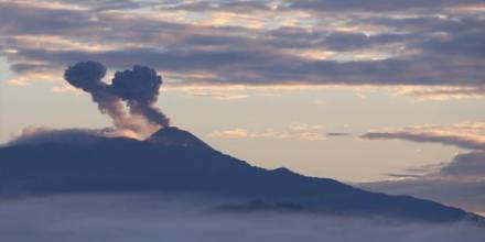 Se observa actividad en el volcán Reventador la mañana de este viernes 17 de julio de 2020