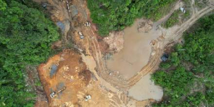 Comunidades de Napo piden al nuevo gobierno combatir la minería ilegal
