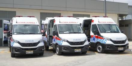 17 ambulancias nuevas llegaron al Ecuador