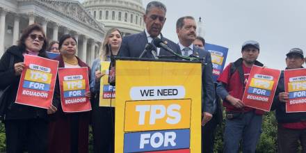 Congresistas demócratas piden a Biden amparo migratorio de TPS para ecuatorianos