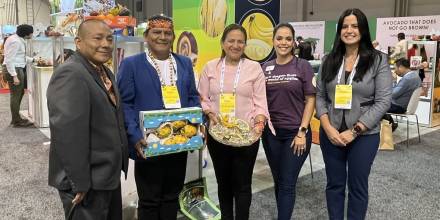 Frutas ecuatorianas se promocionaron en feria de California
