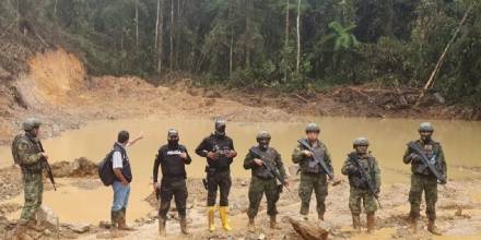 Las Fuerzas Armadas luchan contra la minería ilegal en la Amazonía