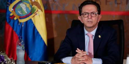 Izurieta será reemplazado por Vélez en la Secretaría de Comunicación
