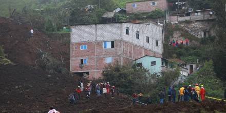 El gobernador de la provincia de Chimborazo, Iván Vinueza, precisó que no tienen certeza de cuántas personas podrían estar aparentemente enterradas/ Foto: Cortesía EFE