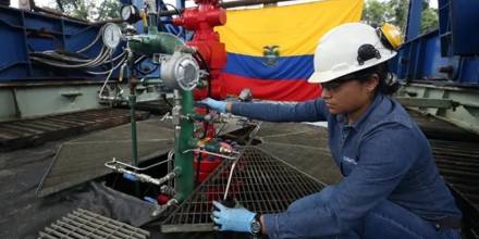 El ministro de Energía y Minas, Fernando Santos, aseguró que la meta de bombear 1 millón de barriles es irreal / Foto: cortesía Petroecuador