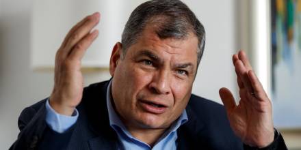 Rafael Correa pide adelanto de elecciones 