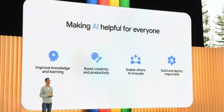 La compañía está en camino de integrar la IA a casi todos los servicios y dispositivos que opera, según anunció en su evento anual de desarrolladores, Google I/O / Foto: EFE