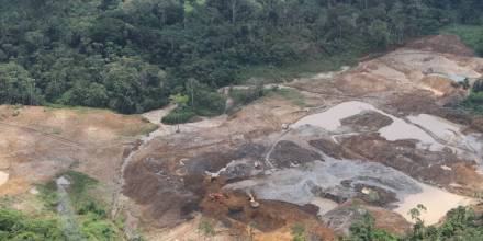 La falta de regulación y de vigilancia por parte de las autoridades de la zona ha llevado a una gran cantidad de mineros ilegales a operar en la región/ Foto: Cortesía Ministerio de Gobierno