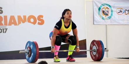 Angie Palacios, vicecampeona mundial de levantamiento de pesas