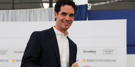 El técnico español Josep Alcácer no podrá dirigir a Liga en torneos internacionales