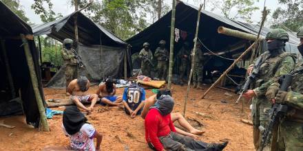 Orellana: El Ejército abatió a un sujeto en operación contra la minería ilegal