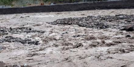 El río Upano rompió el represamiento y vuelve a su cauce normal