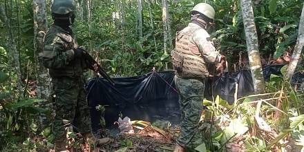 Las Fuerzas Armadas descubrieron acople clandestino en Limoncocha  / Foto: cortesía Fuerzas Armadas