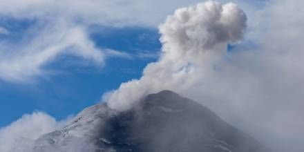 Este fenómeno,  ha sido persistente dentro del último periodo de actividad del volcán que comenzó a fines de octubre pasado / Foto: EFE
