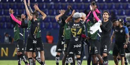 Barcelona cayó 2-4 frente a Palmeiras y Aucas igualó 0-0 con Ñublense / Foto: EFE