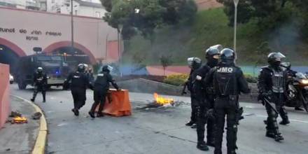 Cierre de vías y fuerte despliegue policial en centro de Quito por protestas / Foto: Cortesía Policía Nacional