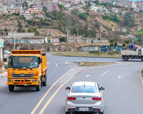 El ‘Pico y Placa’ en Quito es el plan de restricción vehicular con un horario de limitación del tráfico desde las 06:00 hasta las 09:30 y desde las 16:00 a las 20:00, de lunes a viernes, de acuerdo con el último dígito de la placa.