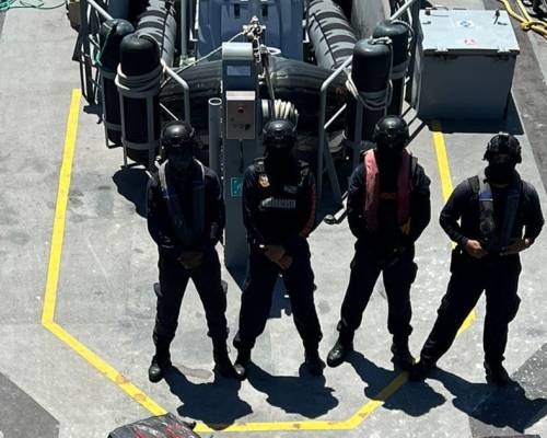 Las Fuerzas Armadas y la Policía informaron del decomiso de droga hallada a 110 millas náuticas de la isla San Cristóbal