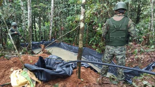 Una piscina de combustible fue localizada en Shushufindi / Foto: cortesía Ejército Ecuatoriano