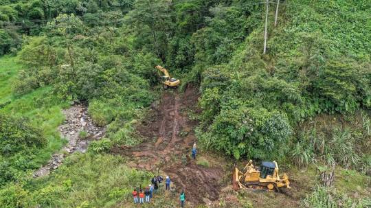 El trazado de la nueva vía entre Quito y Lago Agrio empezó / Foto: cortesía Guillermo Lasso