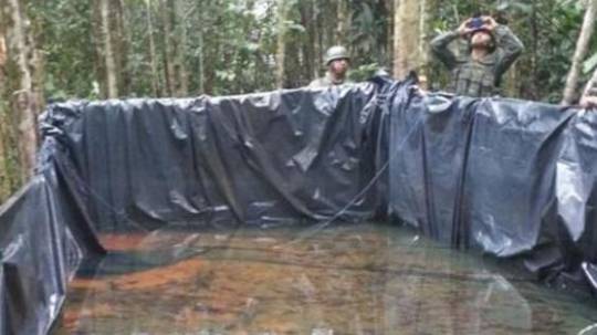 Autoridades sospechan que se podría usar el combustible para el refinamiento de la pasta base de cocaína. Foto: Referencial. 