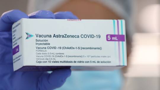 El aumento de nuevas variantes del coronavirus ha hecho que la demanda haya virado a nuevas vacunas "actualizadas"
