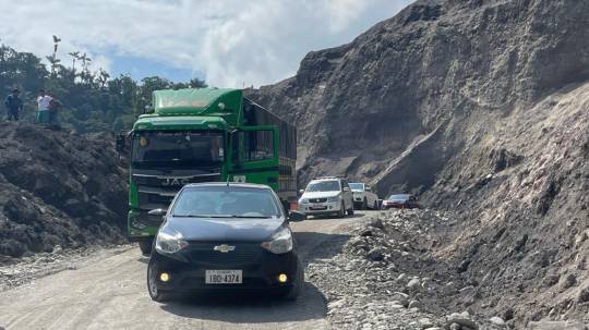 Se habilitó parcialmente el paso emergente en el sector de El Reventador / Foto: ministerio de Transporte 