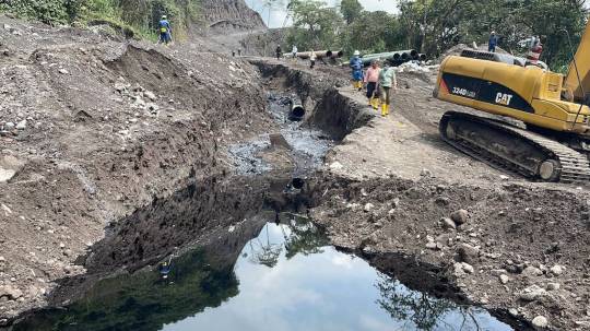 Rotura del OCP provocó derrame en Napo / Foto: cortesía ministerio de Ambiente