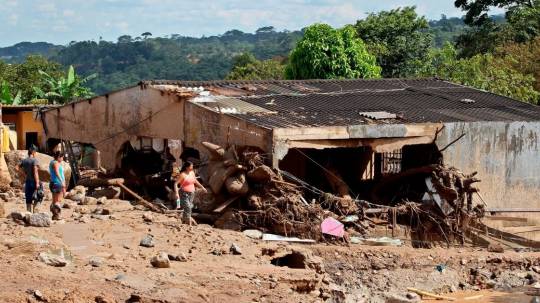 ONGs piden al gobierno atención urgente para los afectados por el desbordamiento de dos ríos en Sucumbíos / Foto: EFE