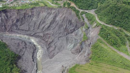 La erosión del río Coca obligó a cerrar la vía Quito-Lago Agrio / Foto: cortesía Ministerio de Obras Públicas